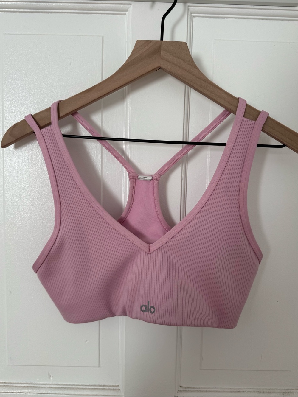 ALO Yoga Ribbed V-Neck Sports Bra in Pink